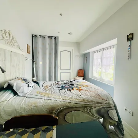 Вилла Bienvenue A Courbieu